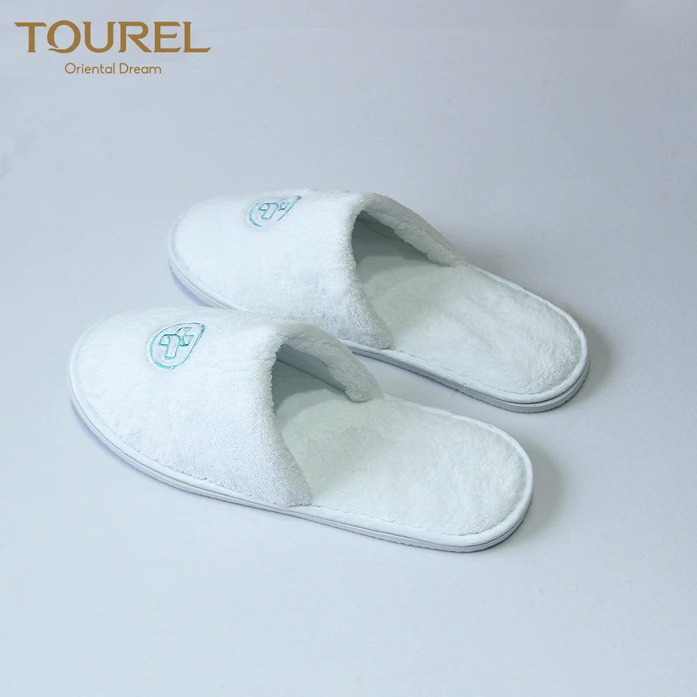 Hotel Amenities Hotel Room Disposable Slippers Eco-friendly Plush Material Unisex Closed Toe Wholesale Custom
