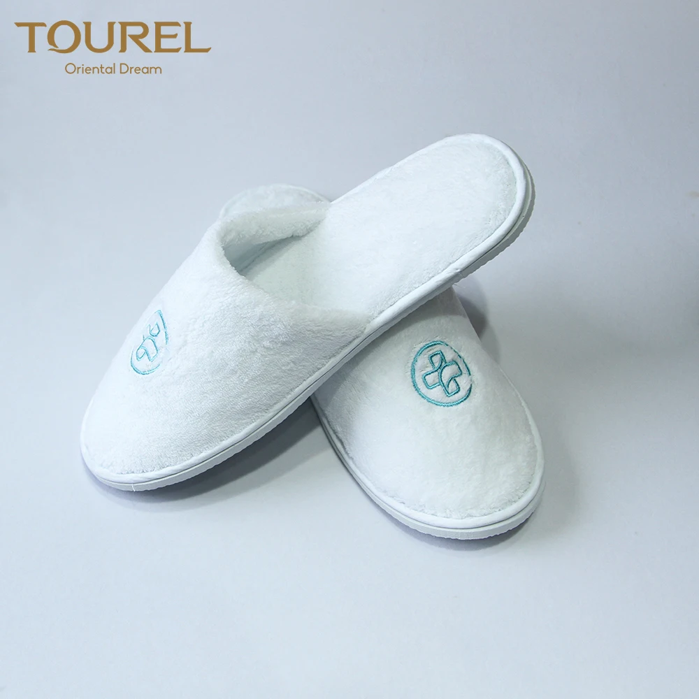 Hotel Amenities Hotel Room Disposable Slippers Eco-friendly Plush Material Unisex Closed Toe Wholesale Custom