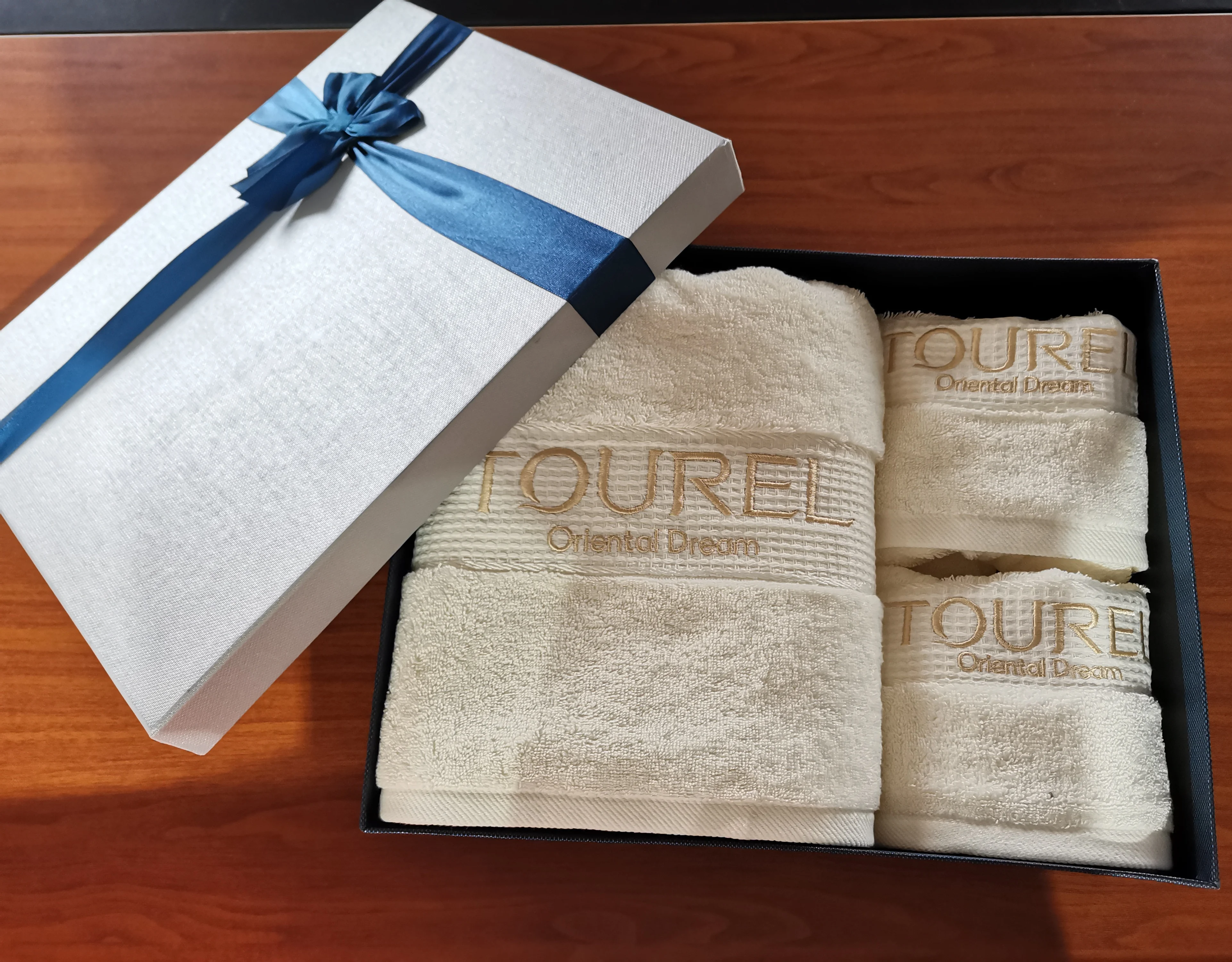 Disposable Plain 100% Cotton Bath Towel Set 8 Piece 300-500 Gsm Quick-dry Knitted Compressed White & Dyed