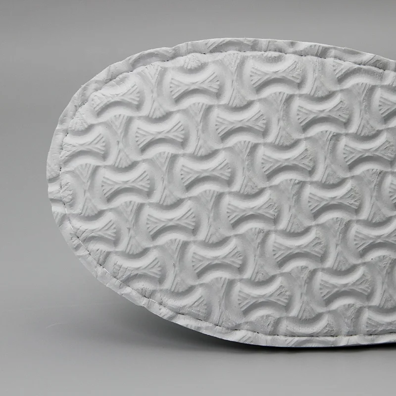 Chaussons jetables de haute qualité à bout fermé avec logo brodé pour hôtel de marque, chaussons d'hôtel de luxe personnalisés