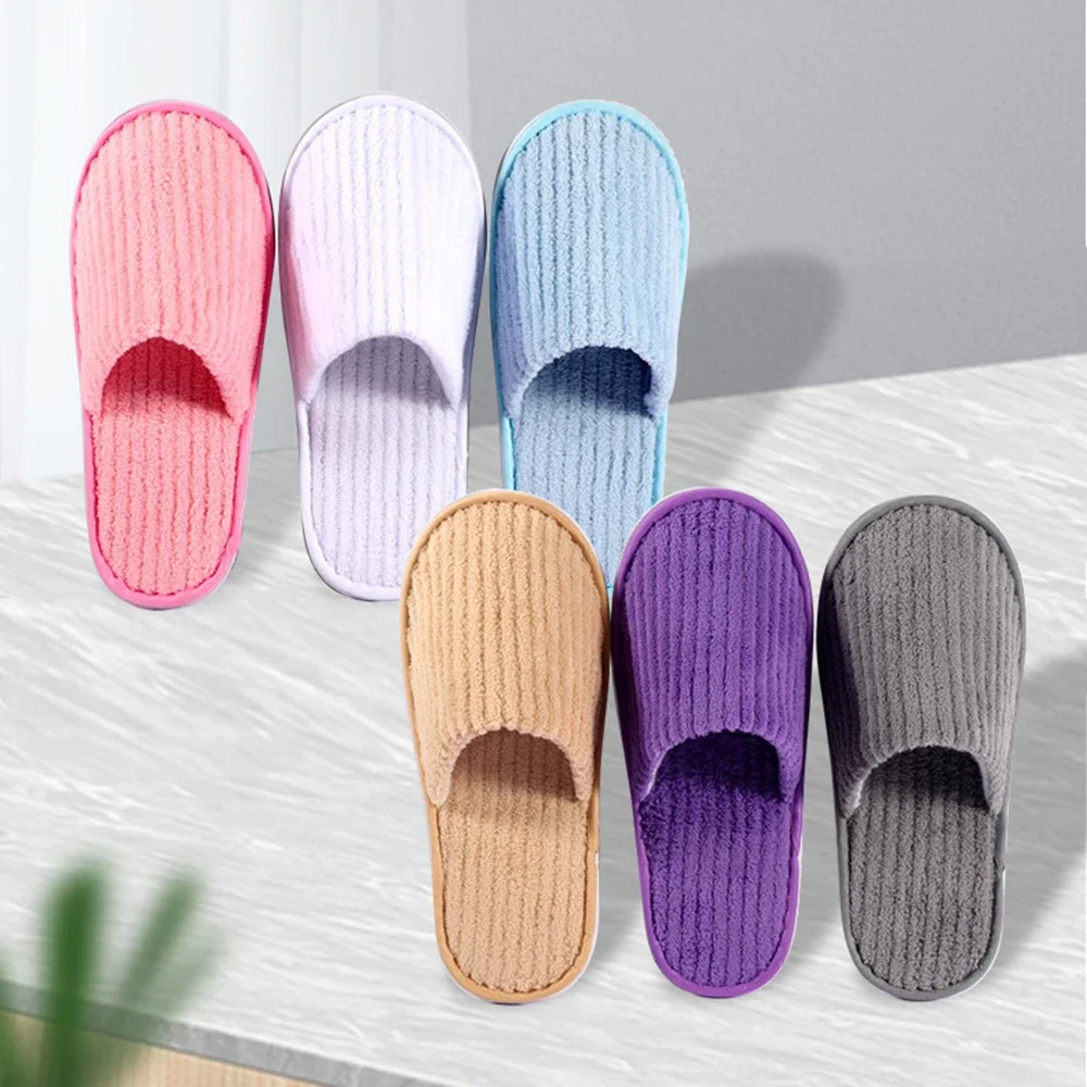 Custom White Poly Terry Disposable Slippers Closed Toe Design For Hotel Spa Wedding Hospital Travel Airline Hotel Amenities