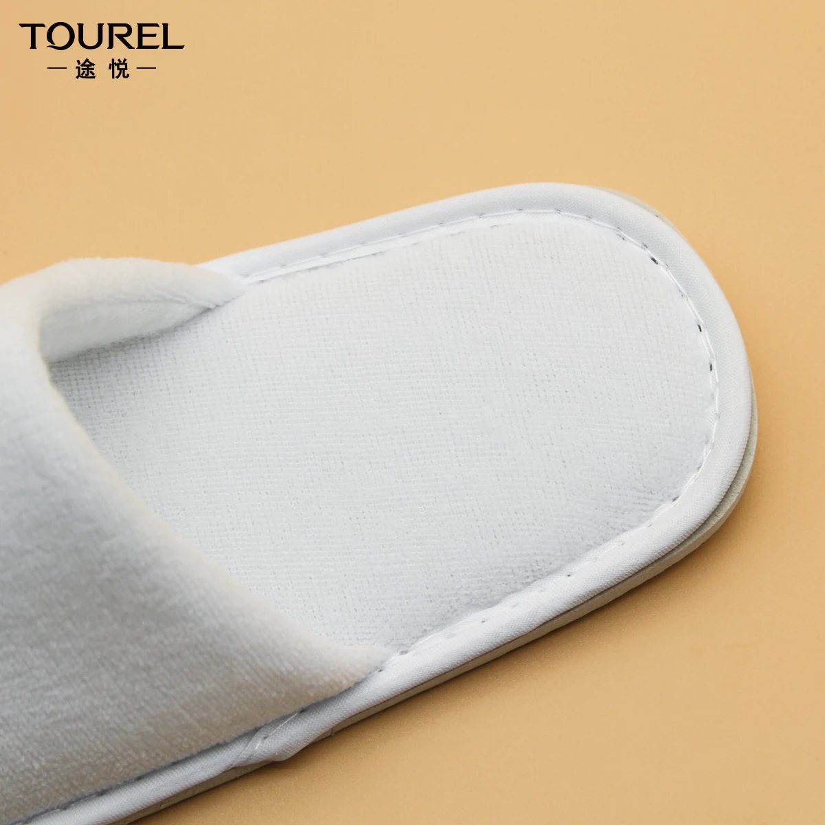 Customized Eco-friendly Coral Fleece Disposable Hotel Slippers Portable 5 Star Hotel