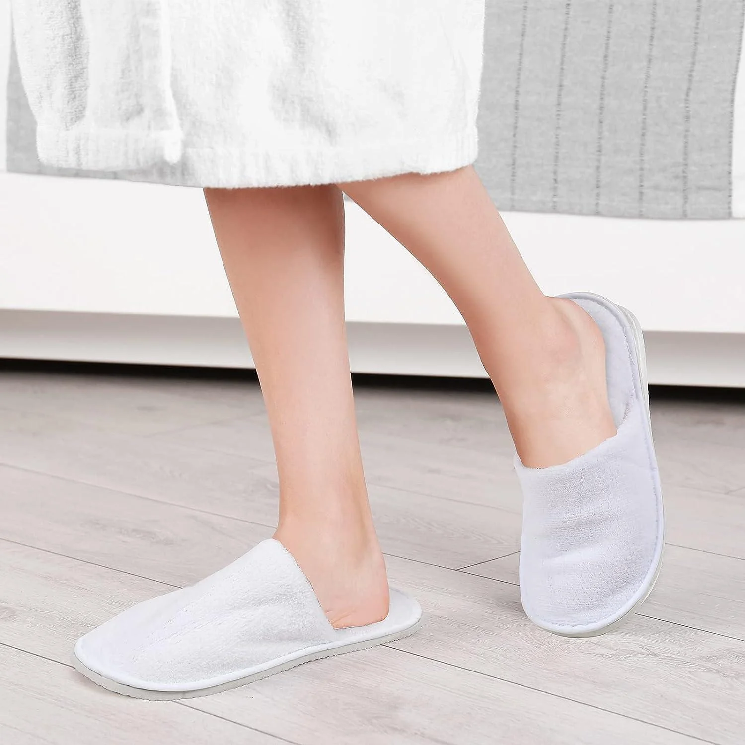 Chaussons jetables personnalisés de haute qualité pour spa en molleton corail blanc avec semelle EVA pour hommes et femmes