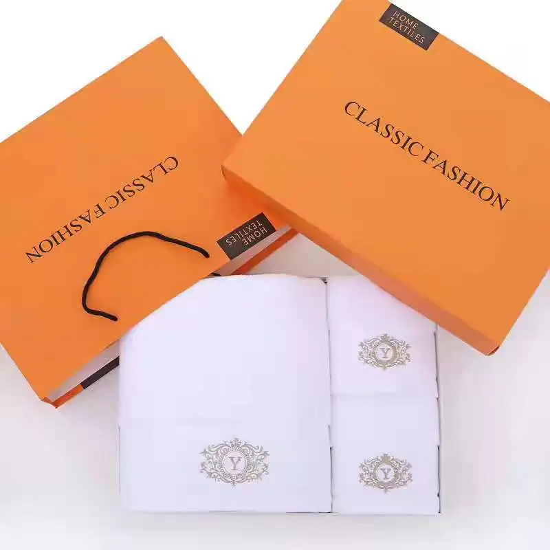 Hotel Quality White Bath Towels With Embroidered Logo Quick-dry Knitted Disposable Plain Style