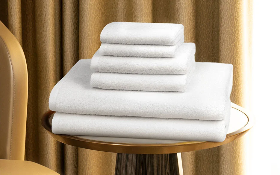 Lot de 4 serviettes d'hôtel blanches personnalisées de 100 à 200 cm, ensemble haut de gamme 100 % coton pour salle de bain d'hôtel, serviette de bain et de visage