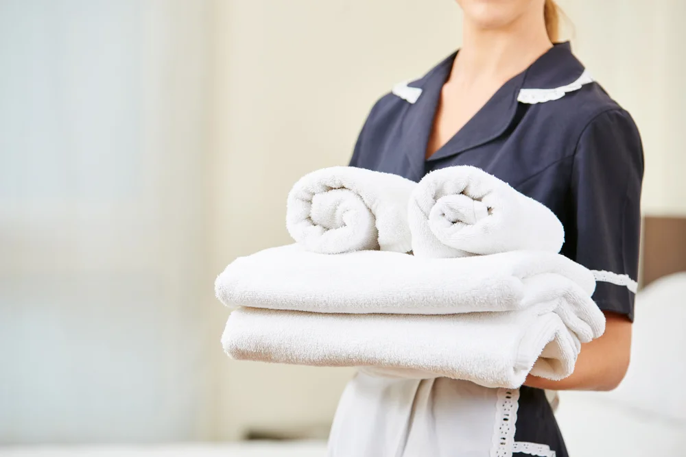 Wholesale White Cotton Embroidered Hotel Bath Towel