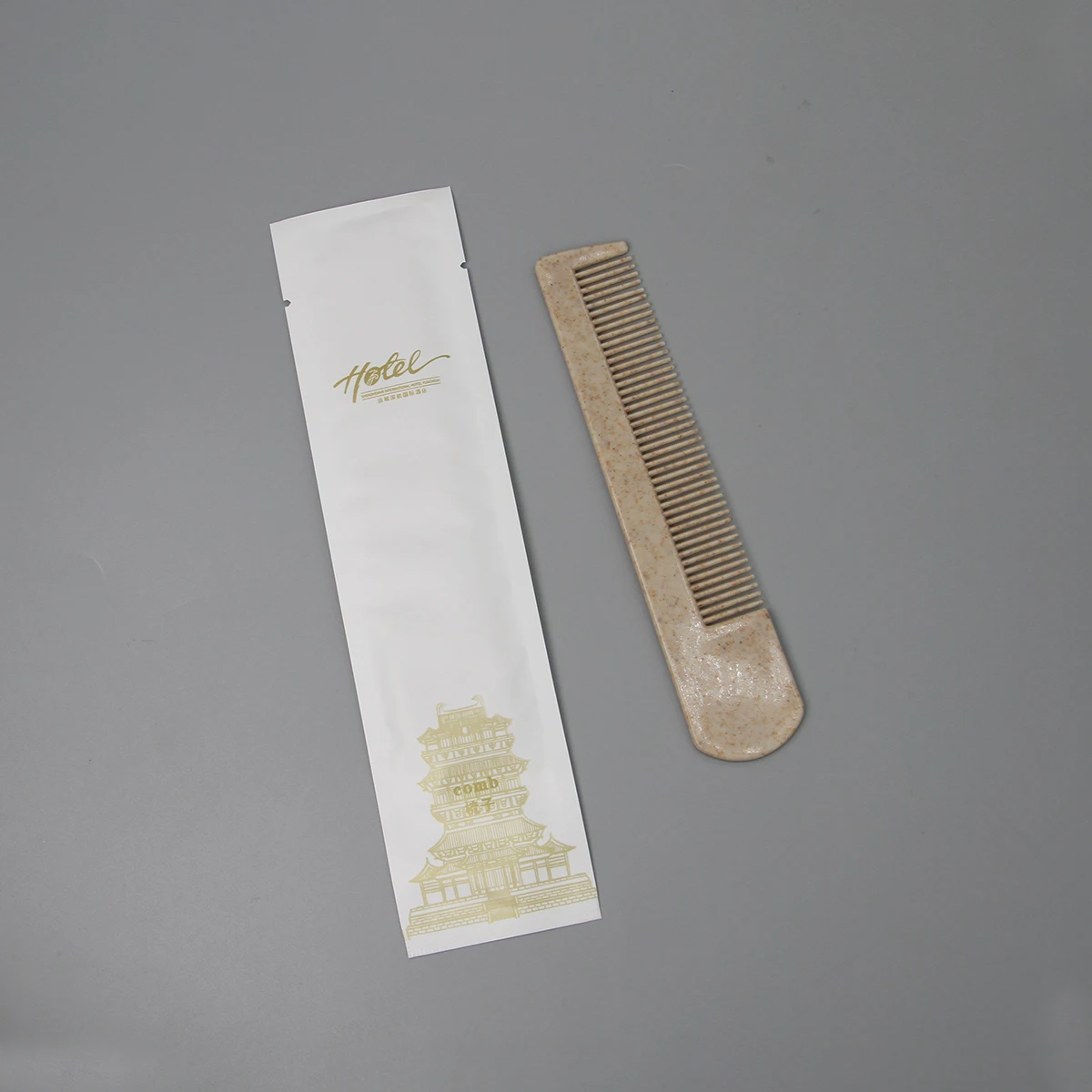 Set de art&iacute;culos de tocador desechables personalizados para hu&eacute;spedes de hotel, kit de amenidades con empaque ecol&oacute;gico de papel de piedra para hotel