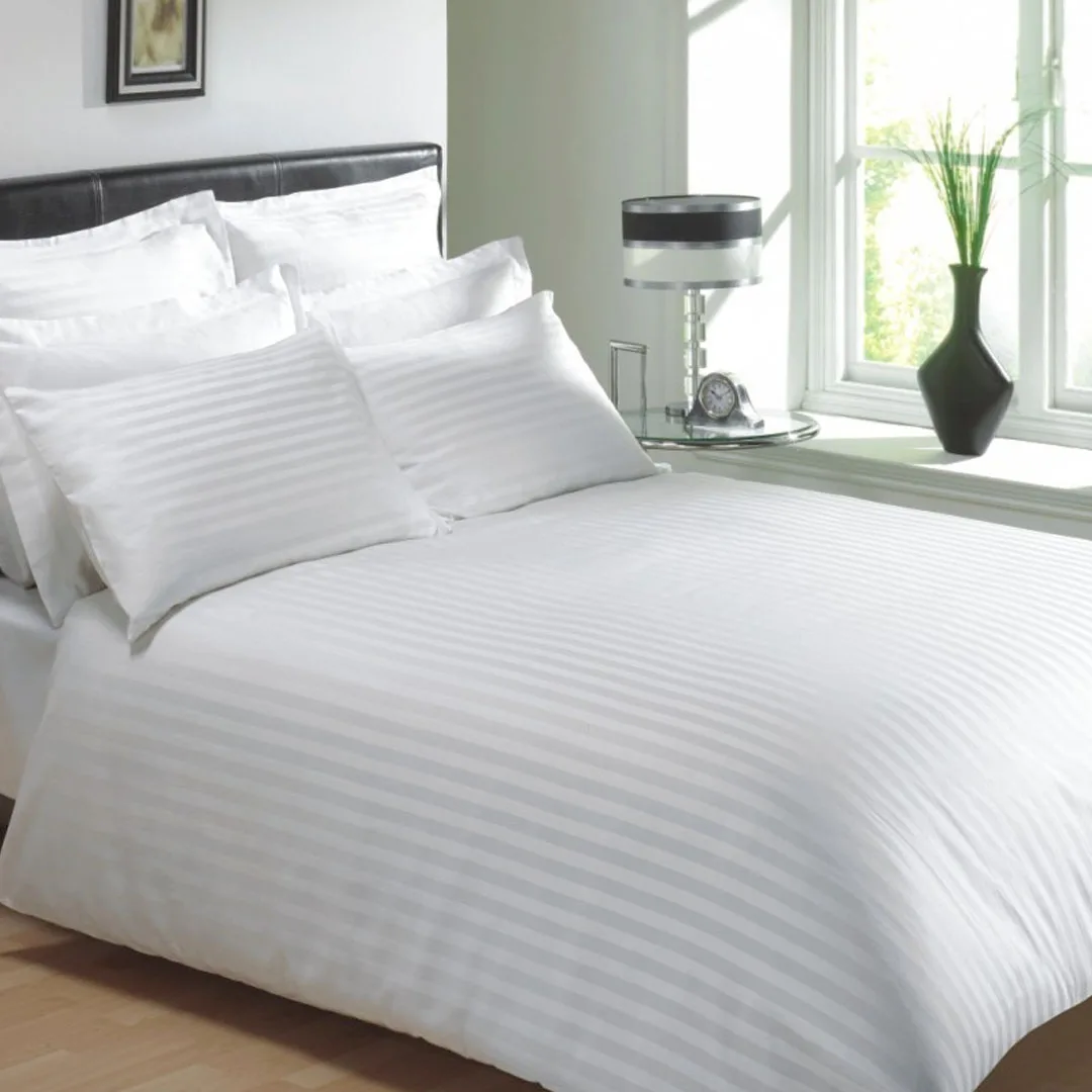 Ensemble de draps queen en coton 100 % blanc tissé uni 300tc avec taies d'oreiller 4 pièces en gros pour hôtel