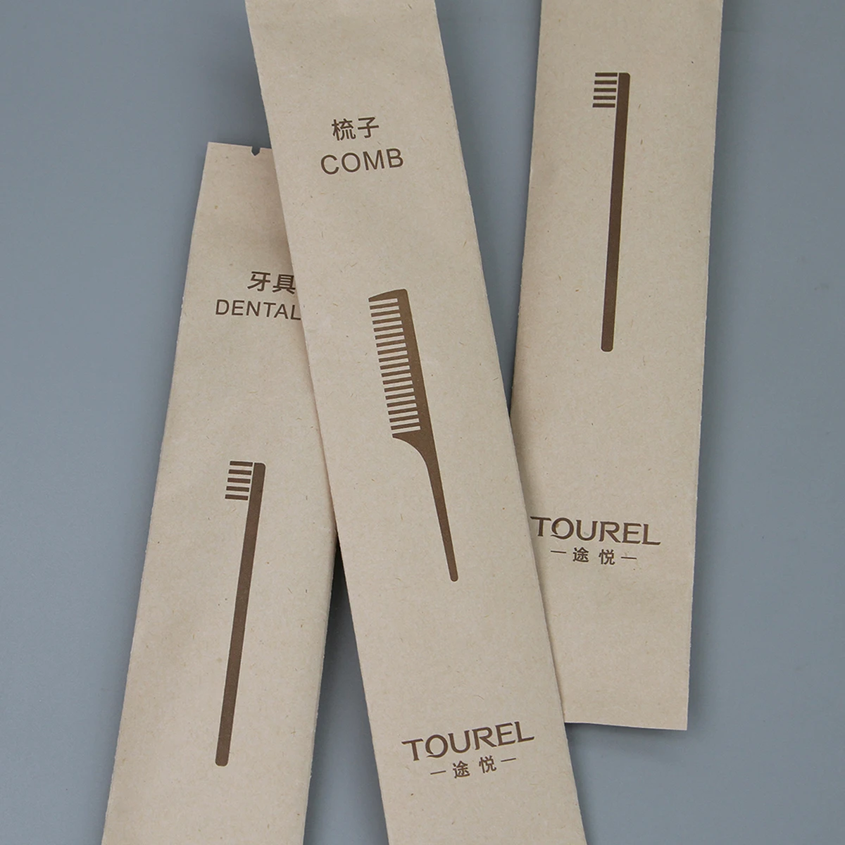 Articles d'accueil personnalisés pour hôtel, bonnet de douche recyclable et autres essentiels en petites quantités