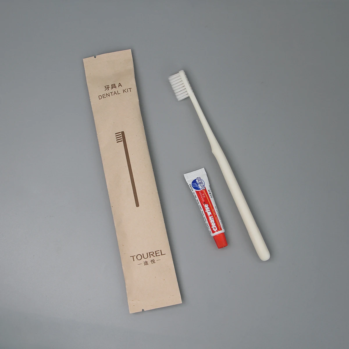 Brosse &agrave; dents d'h&ocirc;tel jetable et mousse de shampoing/savon, essentiels de bain tout-en-un