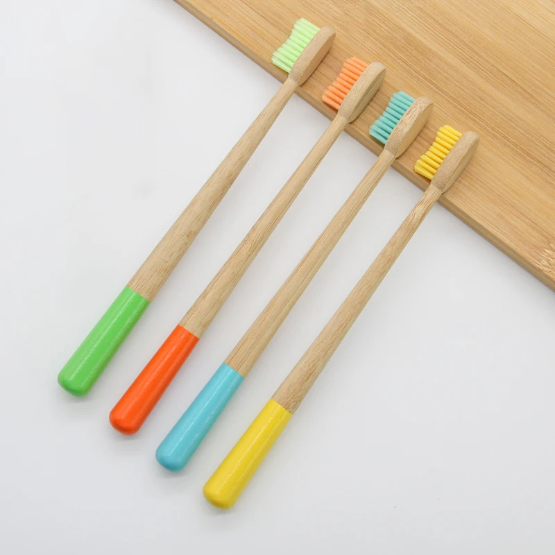 Vente en gros Nouveau Style Manche Personnalisé Peint Courbé Poils Souples Écologique Biologique Pour Brosses à Dents Jetables Adultes