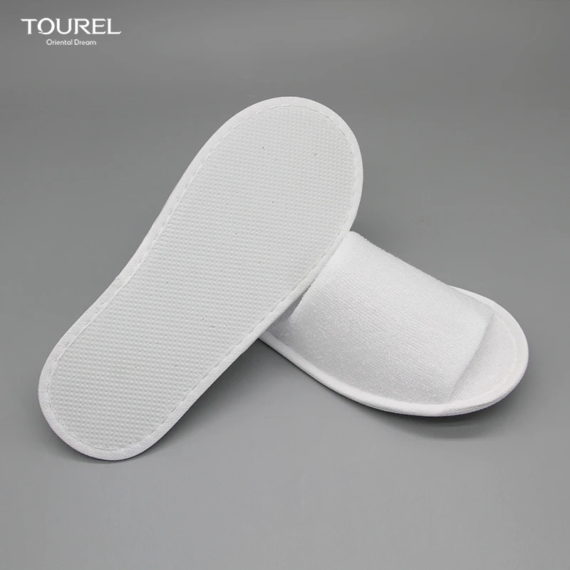 Wholesale Custom Airbnb Disposable Unisex Slippers Hotel Quality Coral Fleece Towel Fabric Open Toe Men Spa Portable Slippers