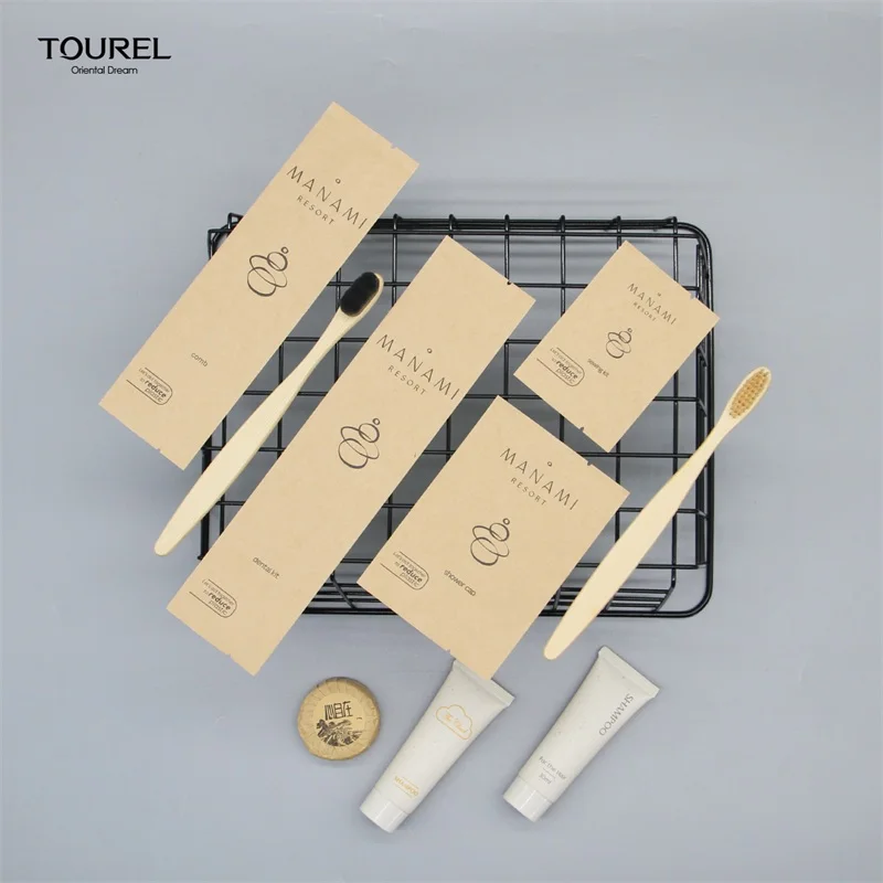 Ensemble d'articles de toilette pour hôtel portable et écologique en PET, emballage en papier kraft FSC pour articles de toilette d'hôtel, kit d'articles de bienvenue pour hôtel de Chine