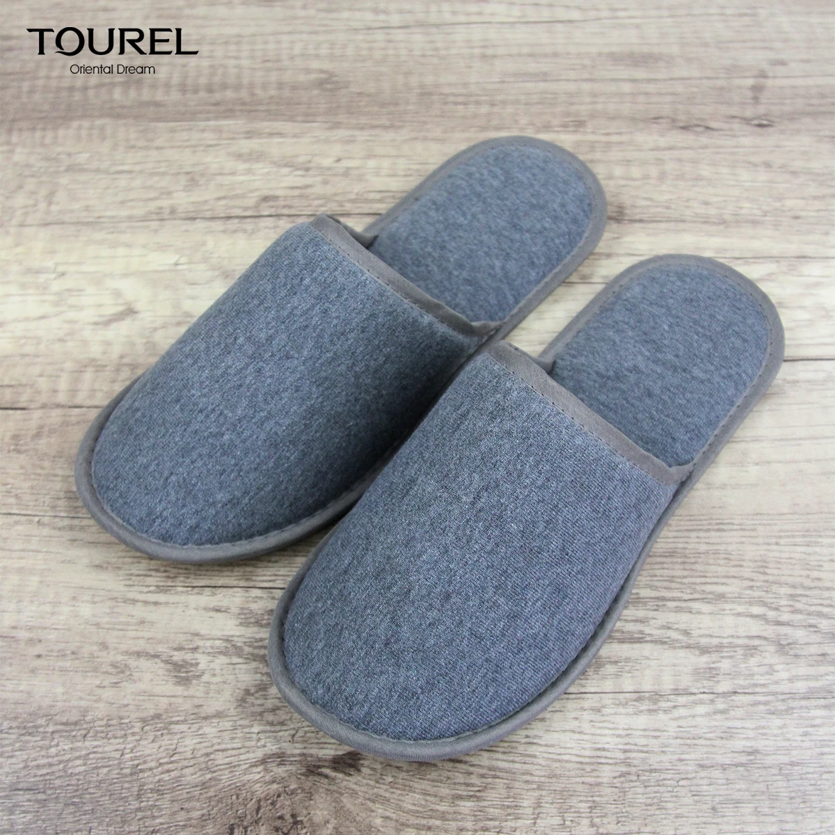 Wholesale Eco-friendly Luxury Hotel Slippers Non-slip Sugarcane Pulp Sole 100% Biodegradable Disposable Coral Fleece Bag