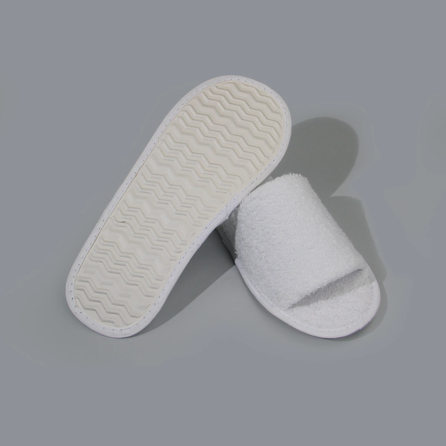 Chausson biodégradable écologique portable avec logo brodé, jetable pour salle de bain d'hôtel, en tissu éponge, lavable, pour spa, bout ouvert, en pulpe de canne à sucre