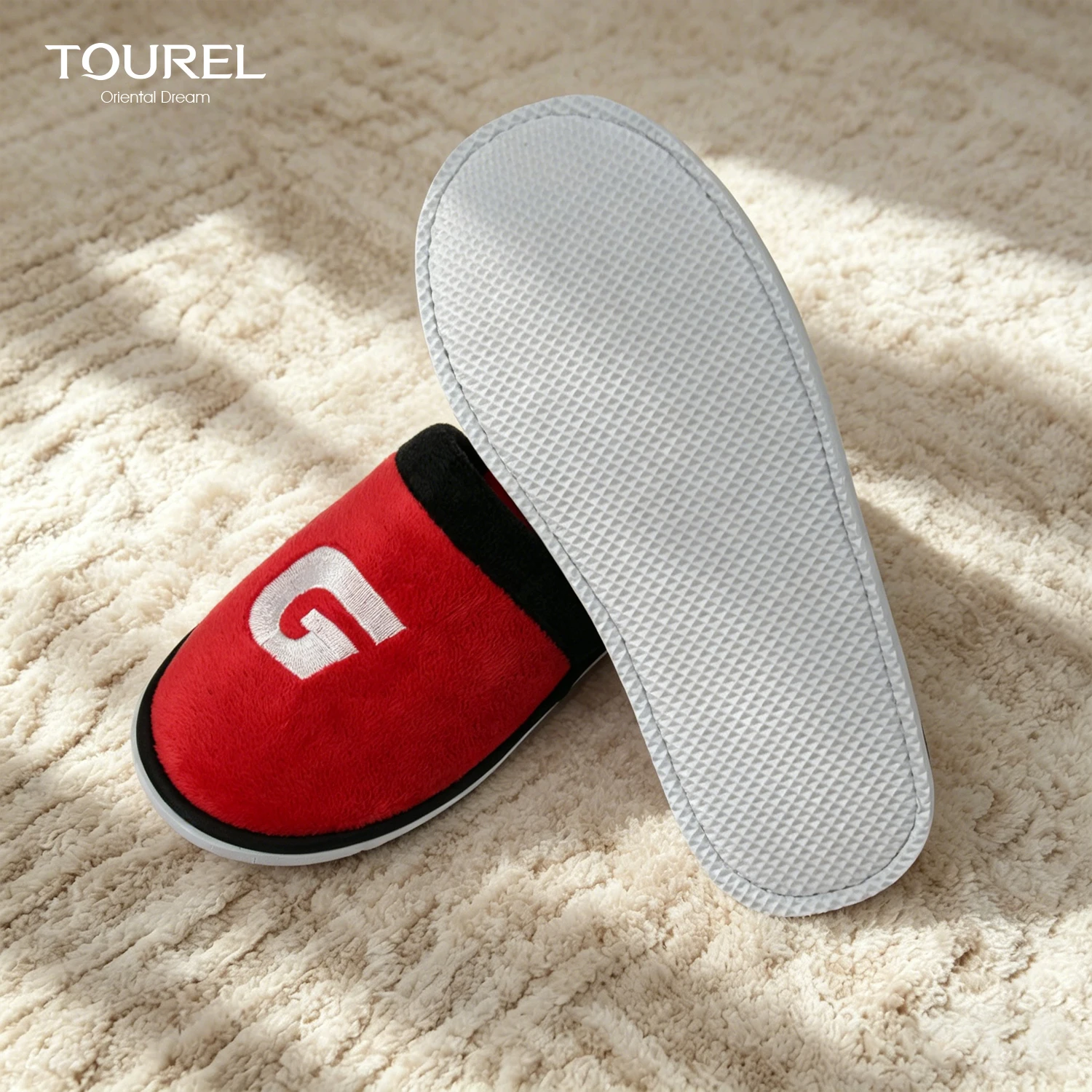 Chaussons d'hôtel en velours cristal de luxe, couleur personnalisée, brodés, chaussons pour invités 5 étoiles, antidérapants, durables, chaussons d'agrément pour spa intérieur