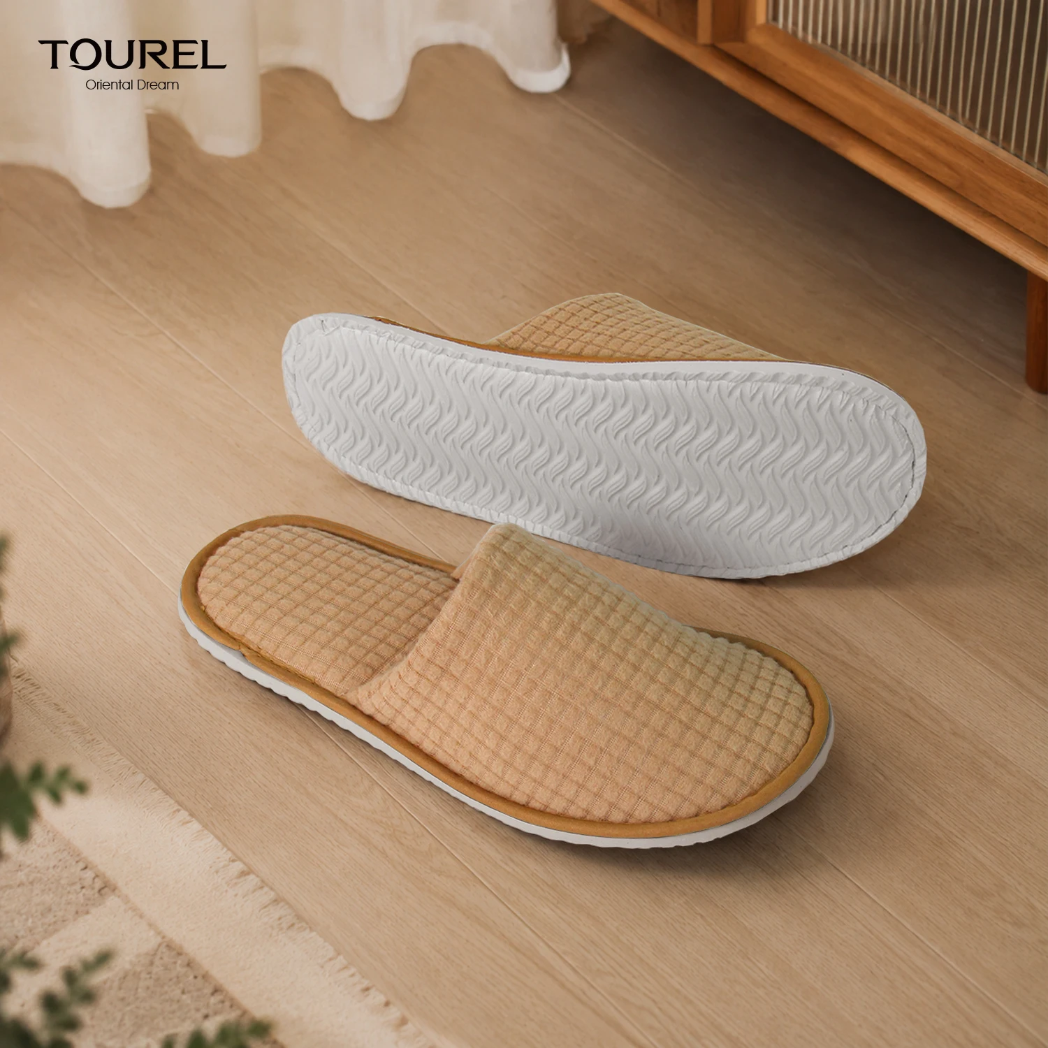 Wholesale Luxury Waffle Fleece Hotel Guest Slippers Reusable Closed Toe Indoor Slipper For Resort Homestay