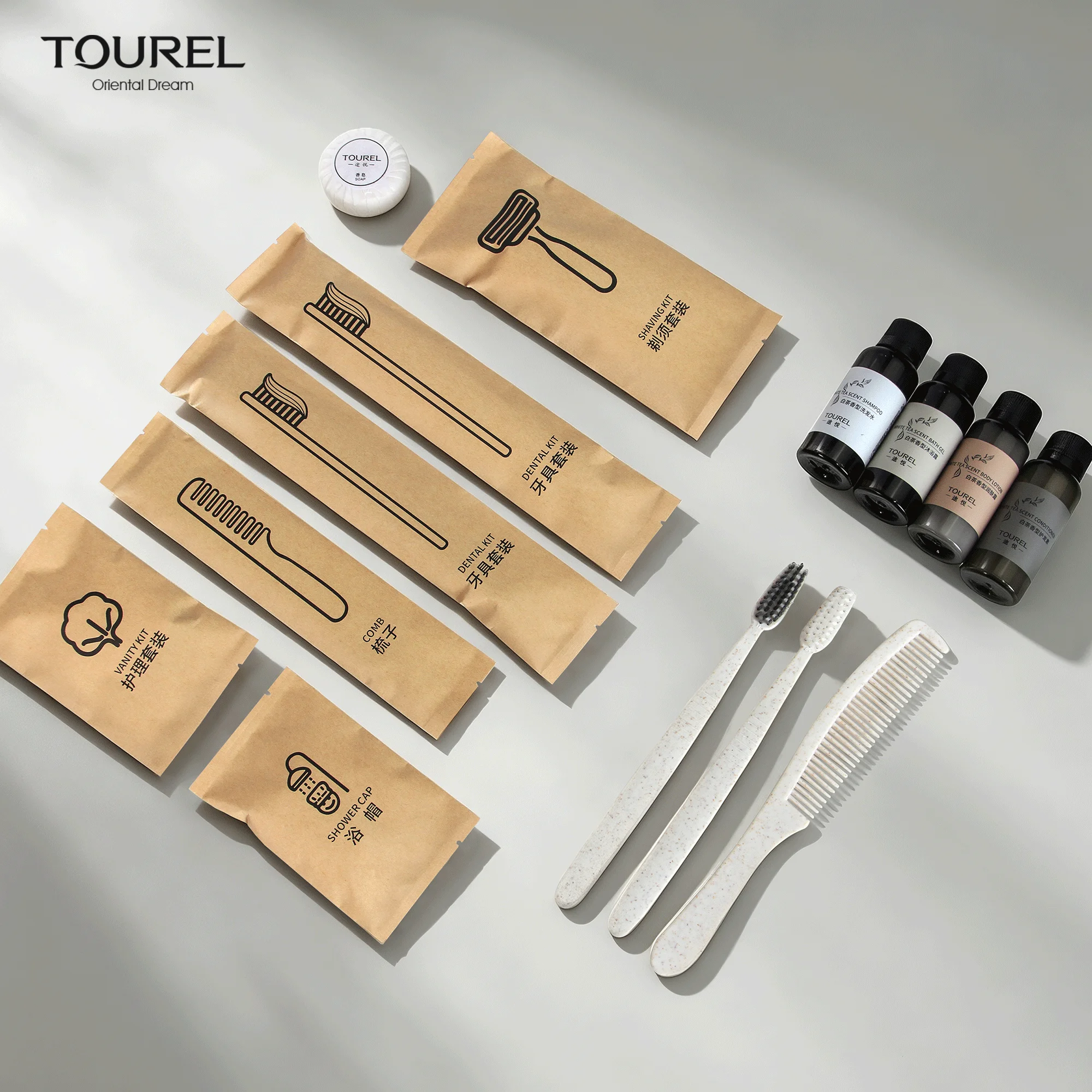 Set de art&iacute;culos de tocador desechables biodegradables para hotel al por mayor, bolsa de papel kraft, cepillo de dientes de paja, peine, logotipo personalizado para hotel