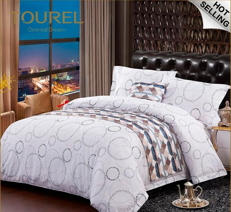 Fournitures hôtelières de gros Yangzhou Dubaï Ensemble de literie d'hôtel Housse de couette Rayures blanches Collection de linge de lit d'hôtel Drap Tissé Uni 4 Pièces