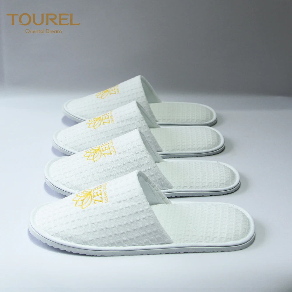 Pantoufles gaufrées en molleton corail velours pour femmes - Fournitures d'hôtel écologiques, recyclables et portables - Fournisseur chinois
