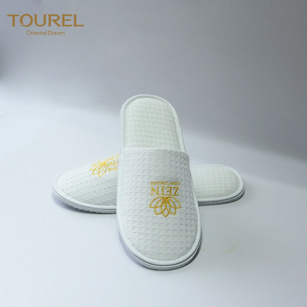 Pantoufles gaufrées en molleton corail velours pour femmes - Fournitures d'hôtel écologiques, recyclables et portables - Fournisseur chinois