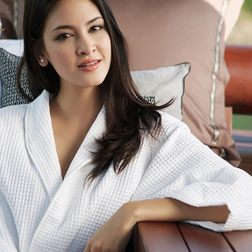 Cotton 5 Star Hilton Ladies V-neck Coral Fleece Bathrobe Fashion Fancy Hotel New Design Shawl Collar For Summer Spring